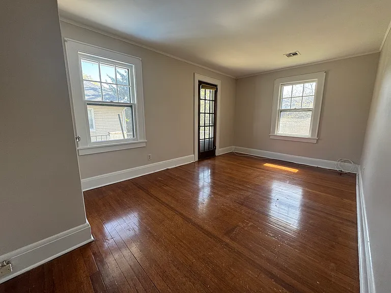 Living Room (from entrance)