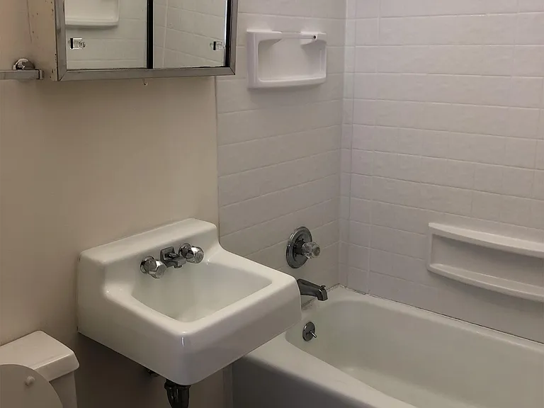 108 W Green St #203 — Photo 9
