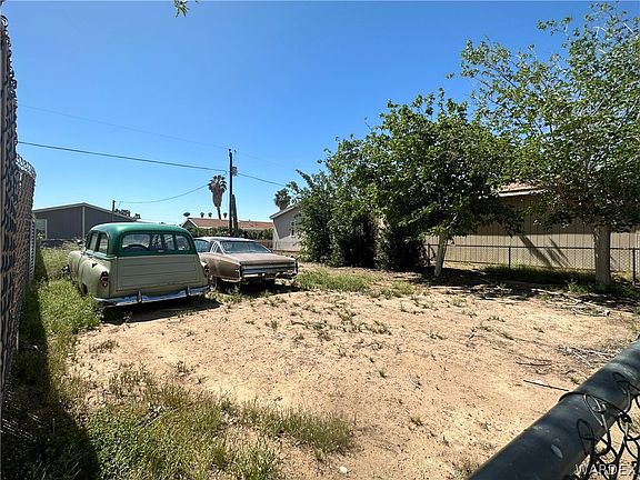 3rd image of 610 E Gordon Drive