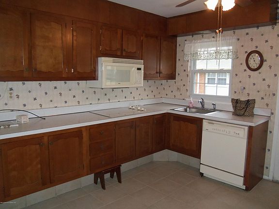 2nd image of 685 Plymouth Drive #A