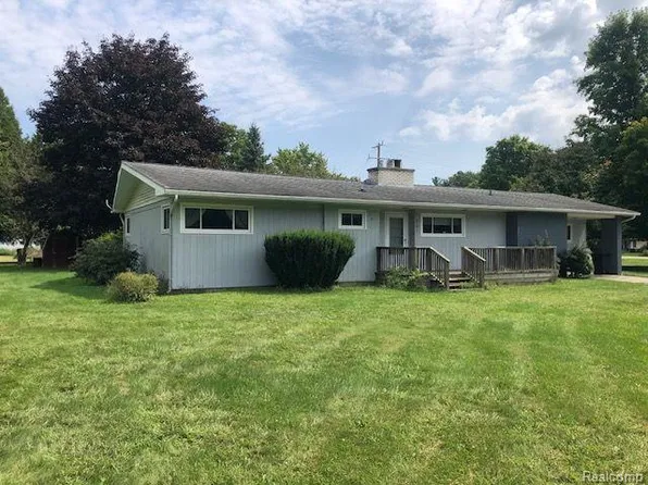 301 Cass River Dr, Caro, MI 48723