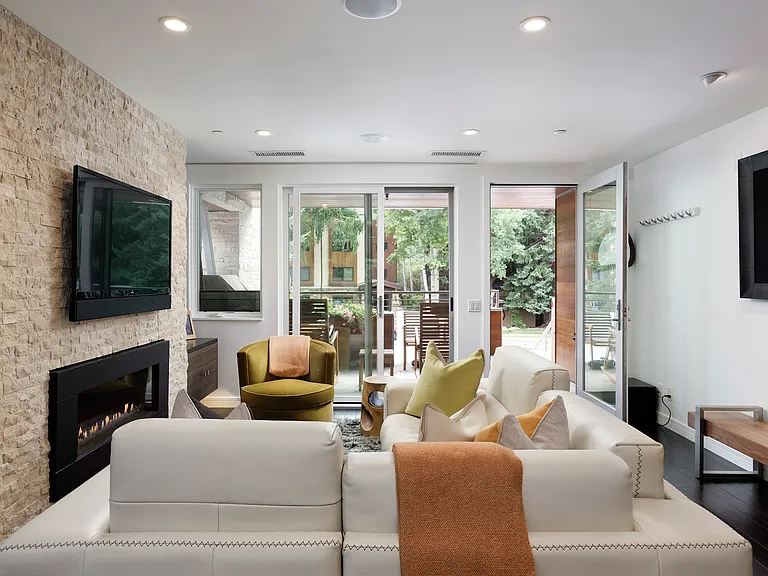 100 E Cooper Ave #12 — Photo 3
