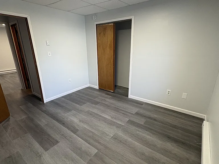 563 Washington Ave — Photo 14