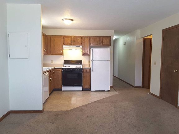 3rd image of 211 Stonewall Ct APT 2*