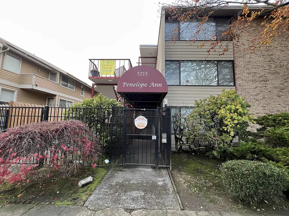 5215 15th Ave NE #3