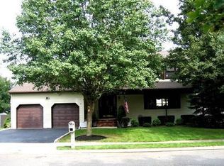 6 Plafsky Dr, Edison, NJ 08817