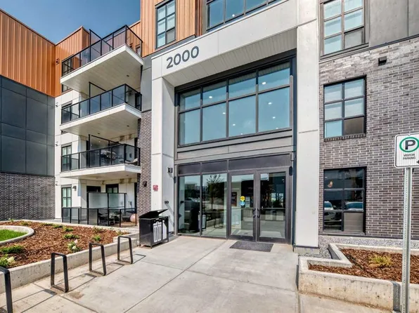 4270 N Norford Ave NW #2408, Calgary, AB T3B 6M2