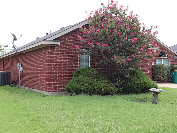 2nd image of 908 Red Oak Trails