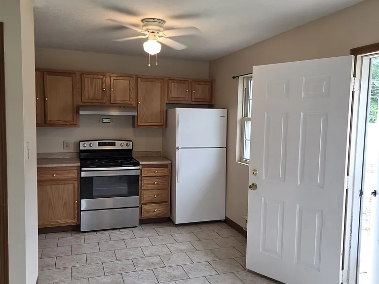 2410 Bell St #A — Photo 2