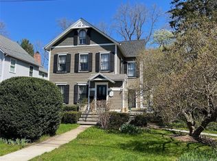 8 Harstrom Pl, Norwalk, CT 06853