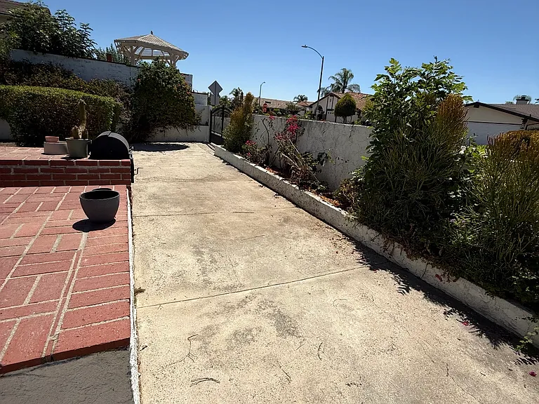 11700 Sierra Morena Ct — Photo 21