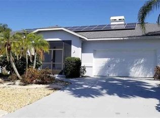 917 Golf Island Dr, Apollo Beach, FL 33572