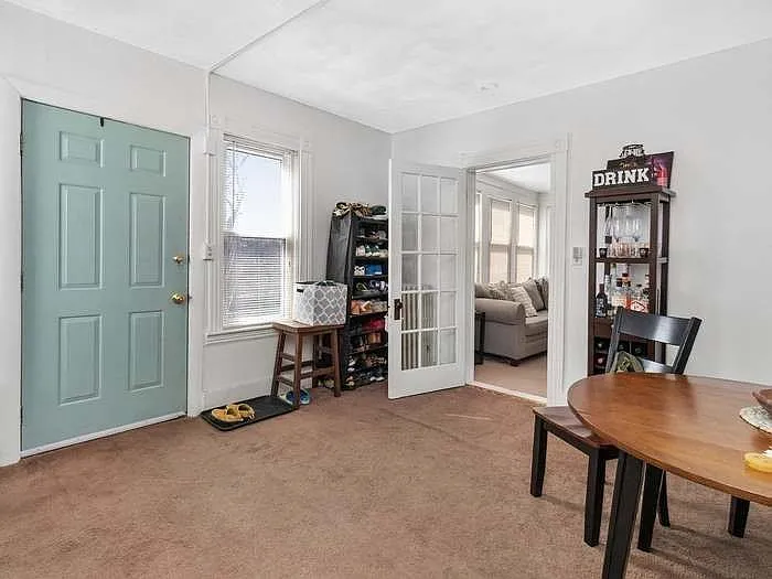 2 bed, 2000 sqft, $1,700 — Photo 3
