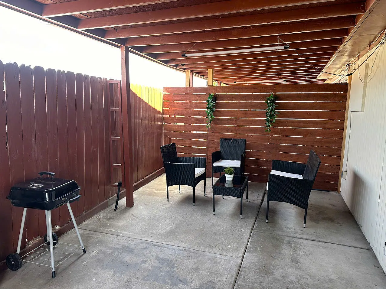 2 bed, 300 sqft, $3,900 — Photo 2