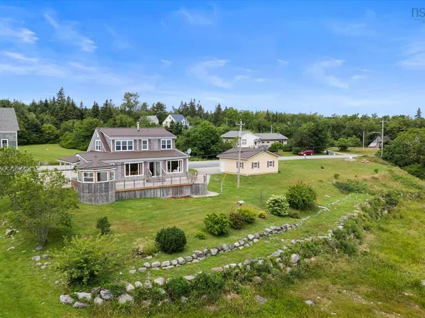 3384 Sandy Point Rd, Shelburne, NS B0T 1W0