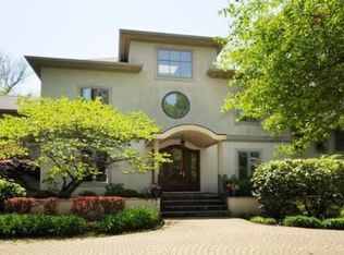 246 Maple Hill Rd, Glencoe, IL 60022