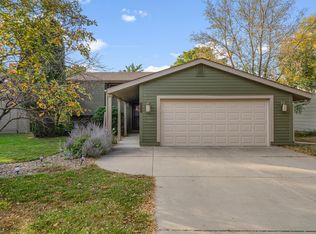 7017 Springhill Cir, Eden Prairie, MN 55346