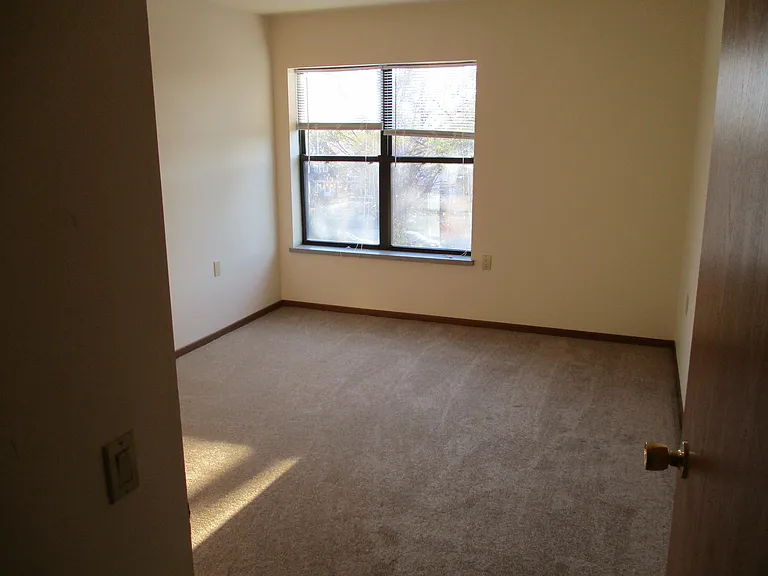 641 W Main St — Photo 20