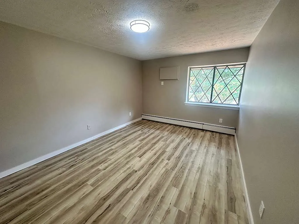 2 bed, 935 sqft, $1,650 — Photo 3