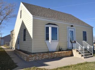 201 7th Ave W, Lemmon, SD 57638