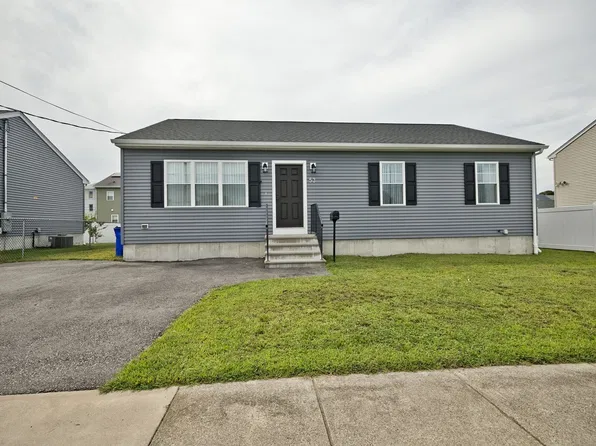 53 Pulaski St, Fall River, MA 02721