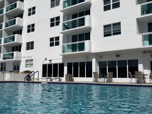 3000 S Ocean Dr APT 304, Hollywood, FL 33019
