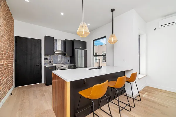 Rented by REAL New York | media 3