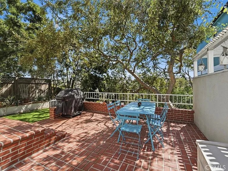 1924 Loma Dr — Photo 38