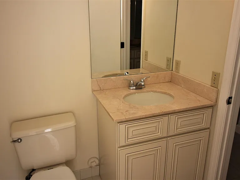 434 SW 15th Dr — Photo 11