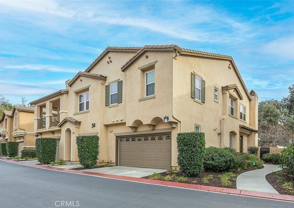 1st image of 43076 Avenida Cielo