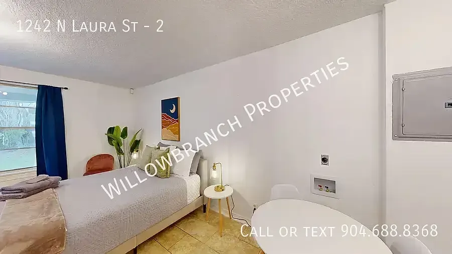 Furnished Studio for Rent — Photo 2