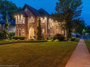 302 Forest Ave, Royal Oak, MI 48067