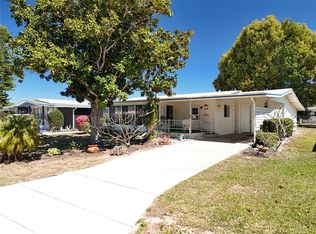1340 Elkhart Cir, Tavares, FL 32778