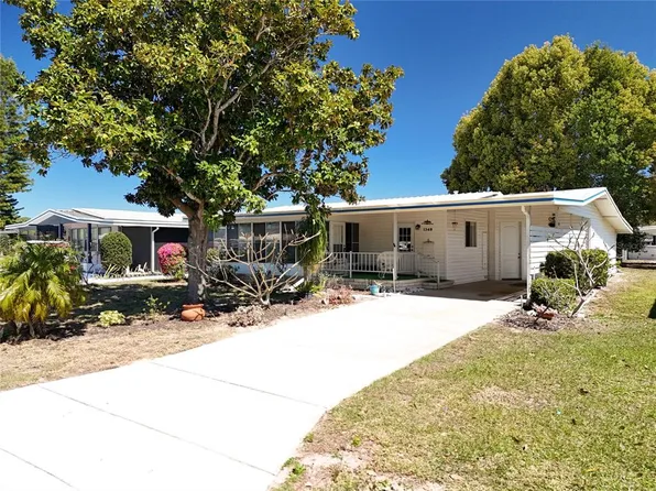 1340 Elkhart Cir, Tavares, FL 32778