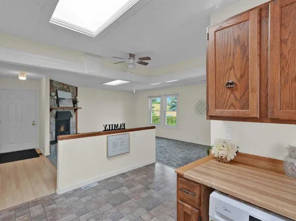 27 N Bedridge Way NE, Calgary, AB T3K 1M2