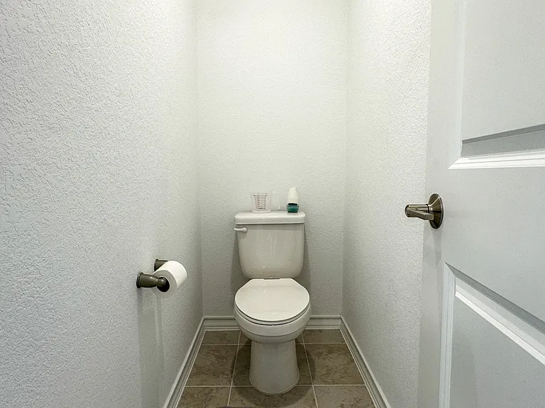 2904 Bronx Dr — Photo 30