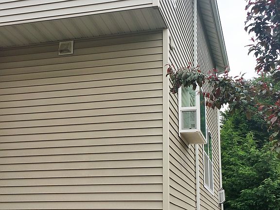 2nd image of 14347B Stone Ave N