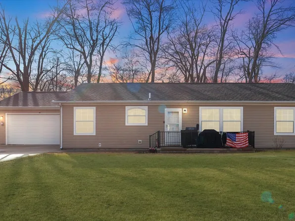553 County Road 1600 N, Champaign, IL 61822