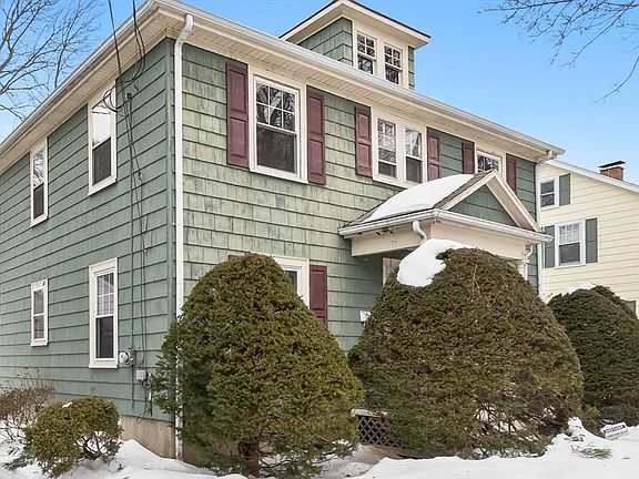 3rd image of 14 Chase St
