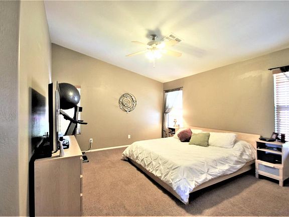 4th image of 38488 N Sandy Ct