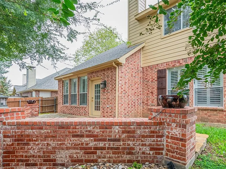 2212 Bayou Ct — Photo 33