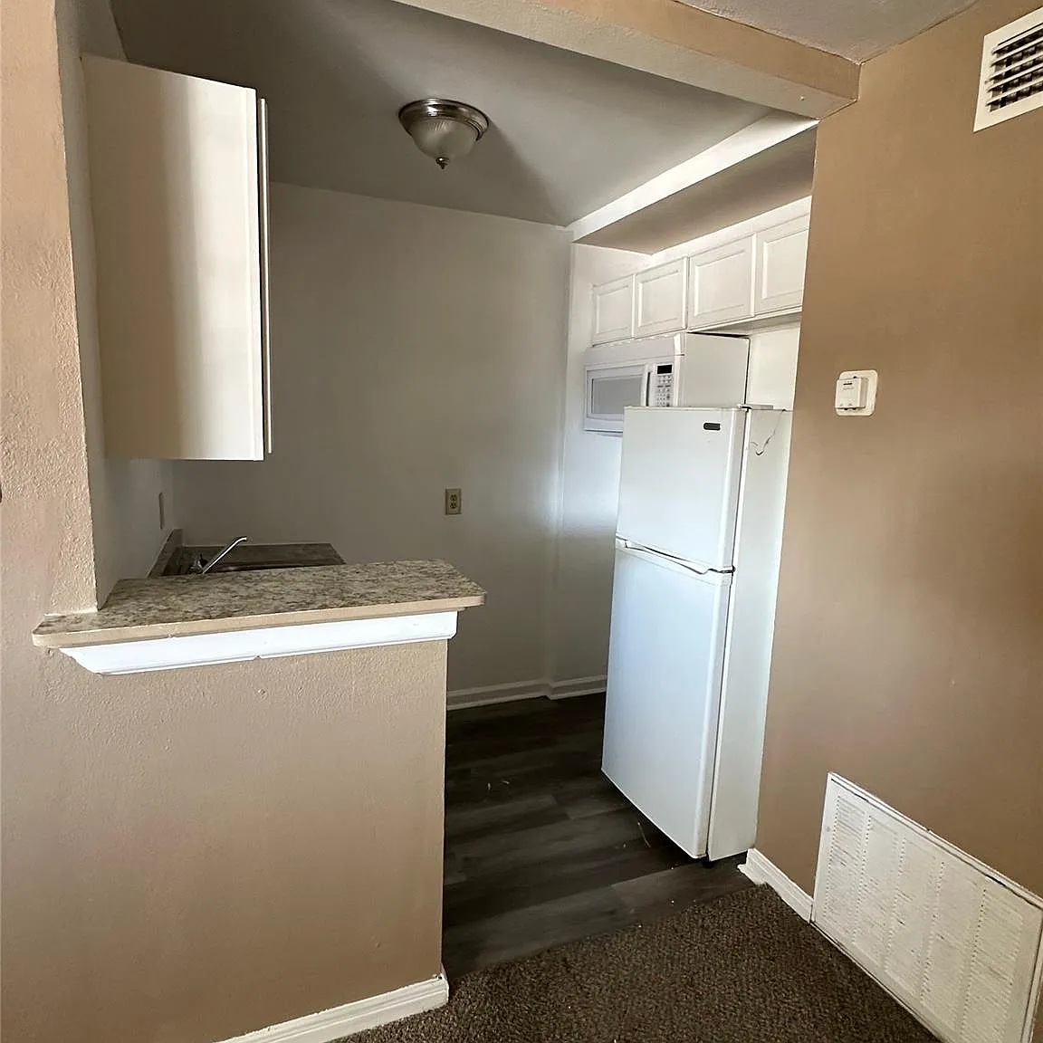 1 bed, 1.0 bath, $900 — Photo 4