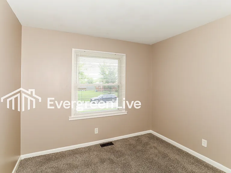 8540 Sunlight Dr — Photo 12