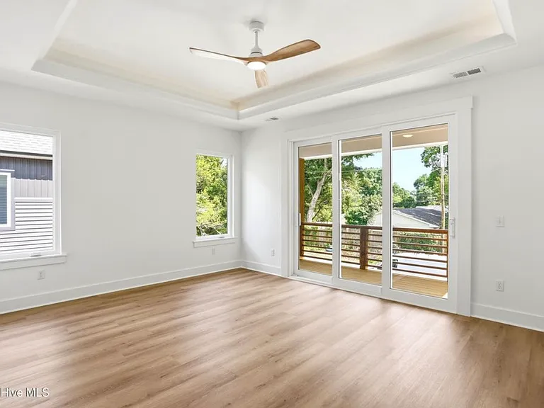 5015 Peachtree Ave — Photo 7