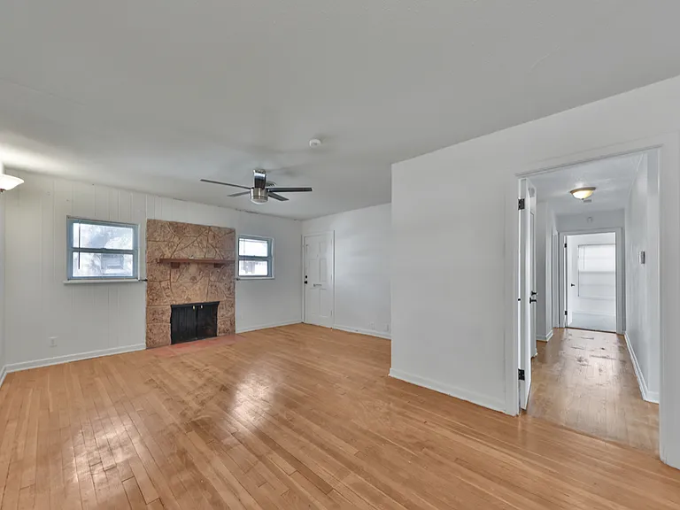 518 Dresden Dr #1 — Photo 4