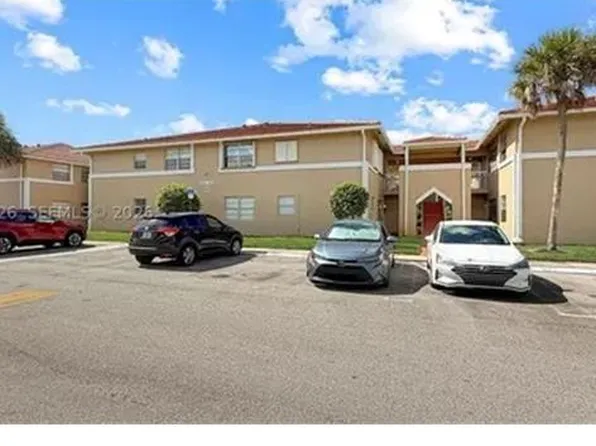 819 Twin Lakes Dr, Coral Springs, FL