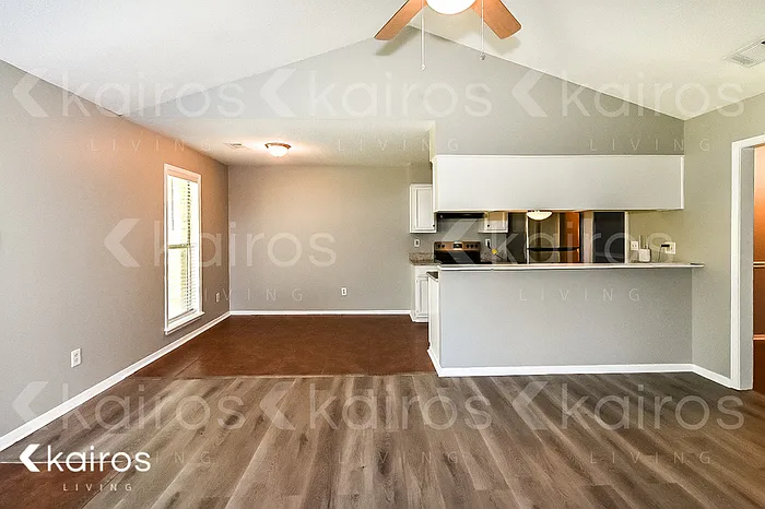 3 bed, 2.0 bath, 1484 sqft, $1,645 — Photo 2
