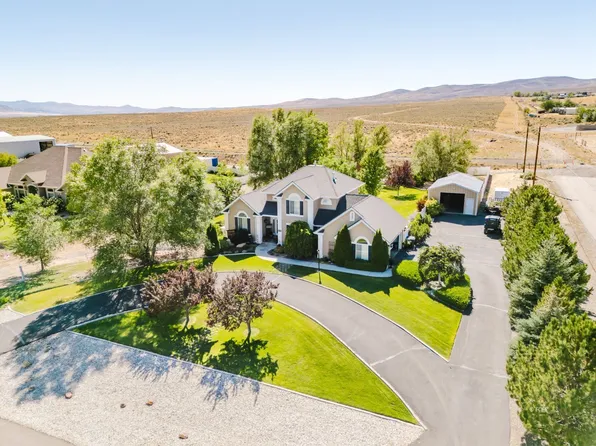 2035 Royal Crest Dr, Elko, NV 89801