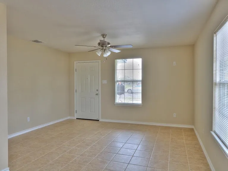 5126 Bevly Dr — Photo 8