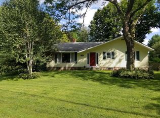 144 Mid Valley Rd, Lake Ariel, PA 18436